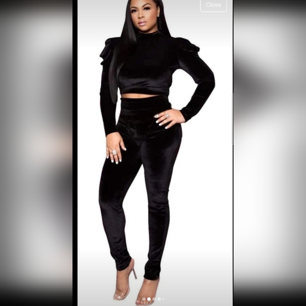 Chic Black Velvet Women's Leggings